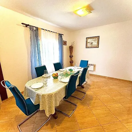 Διαμέρισμα Apartman Stipe